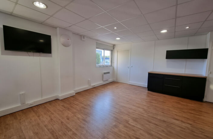Bureaux à louer — photo 2
