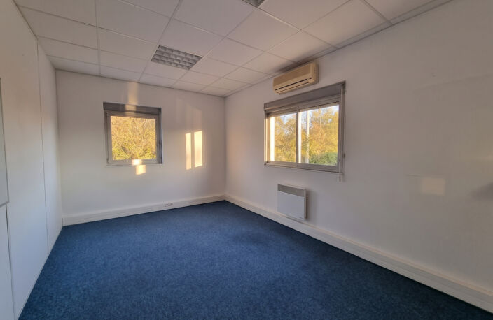 Bureaux à louer — photo 4