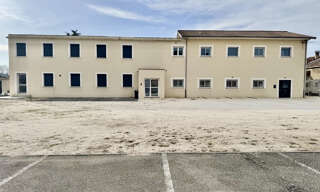 Bureau  100 m² à louer à Laudun-l'Ardoise (30290)