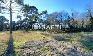 Terrain  730 m² à vendre à Saint-Médard-d'Eyrans (33650)