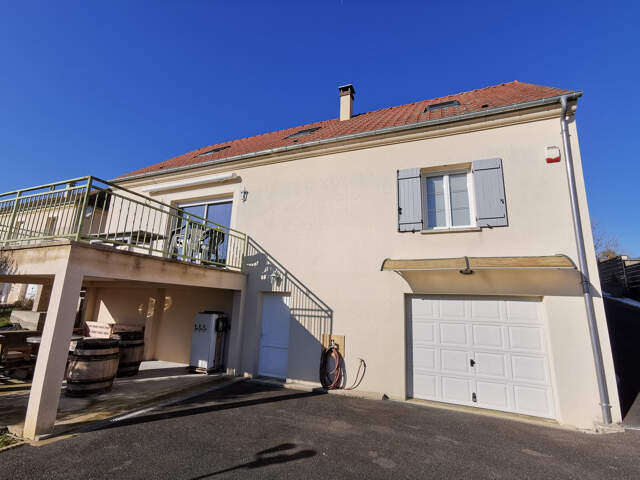 5 CHAMBRES 10 MN SENS ET GARE — photo du bien
