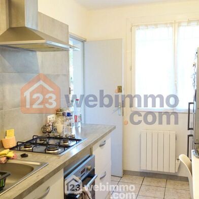 Appartement 3 pièces 243000 €
