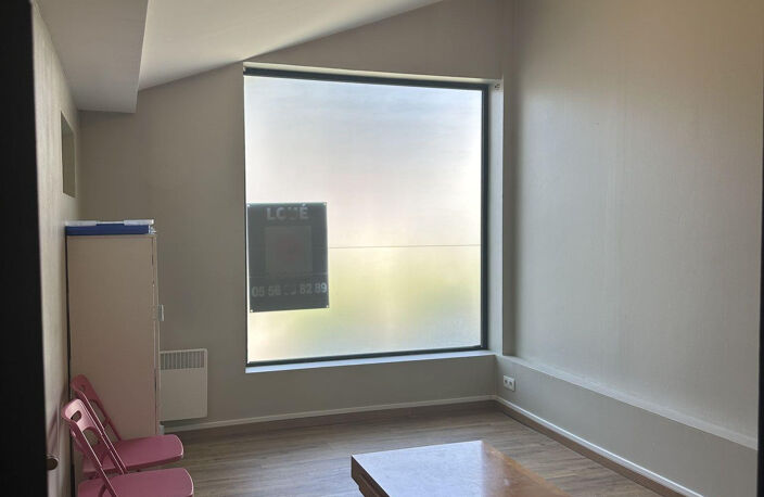 Local - 28m² - Eysines — photo 3