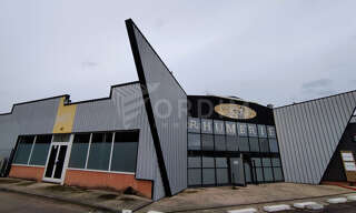 Commerce  260 m² à louer à Monéteau (89470)