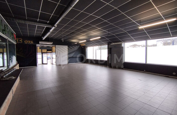 MONETEAU -ZONE COMMERCIAL AUXERRE NORD - LOCAL DE 260M² AVEC PARKING — photo 4