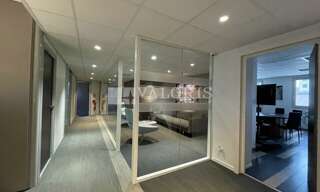 Bureau  252 m² à louer à Villeurbanne (69100)