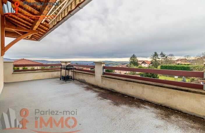 Villa — photo 3