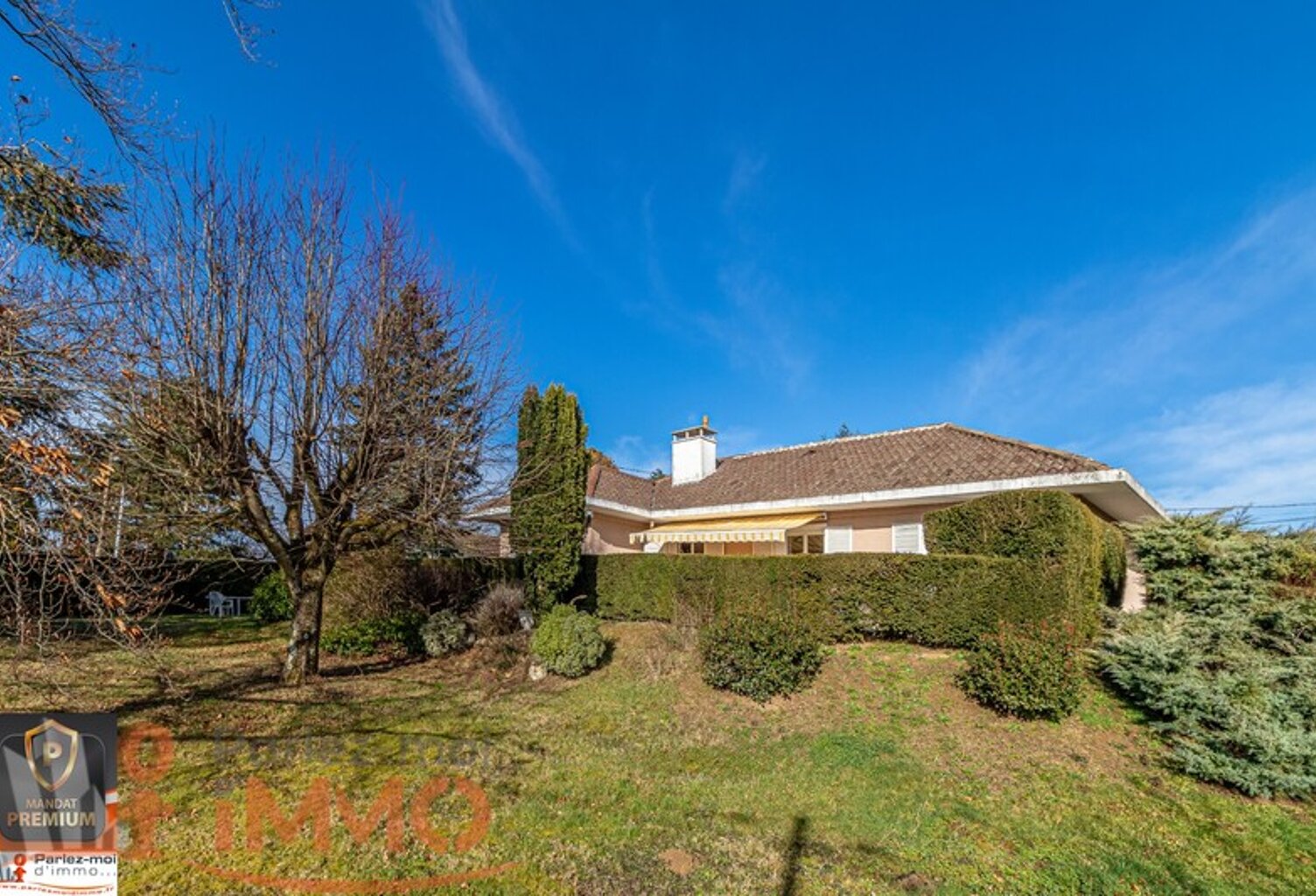 Villa — photo 1