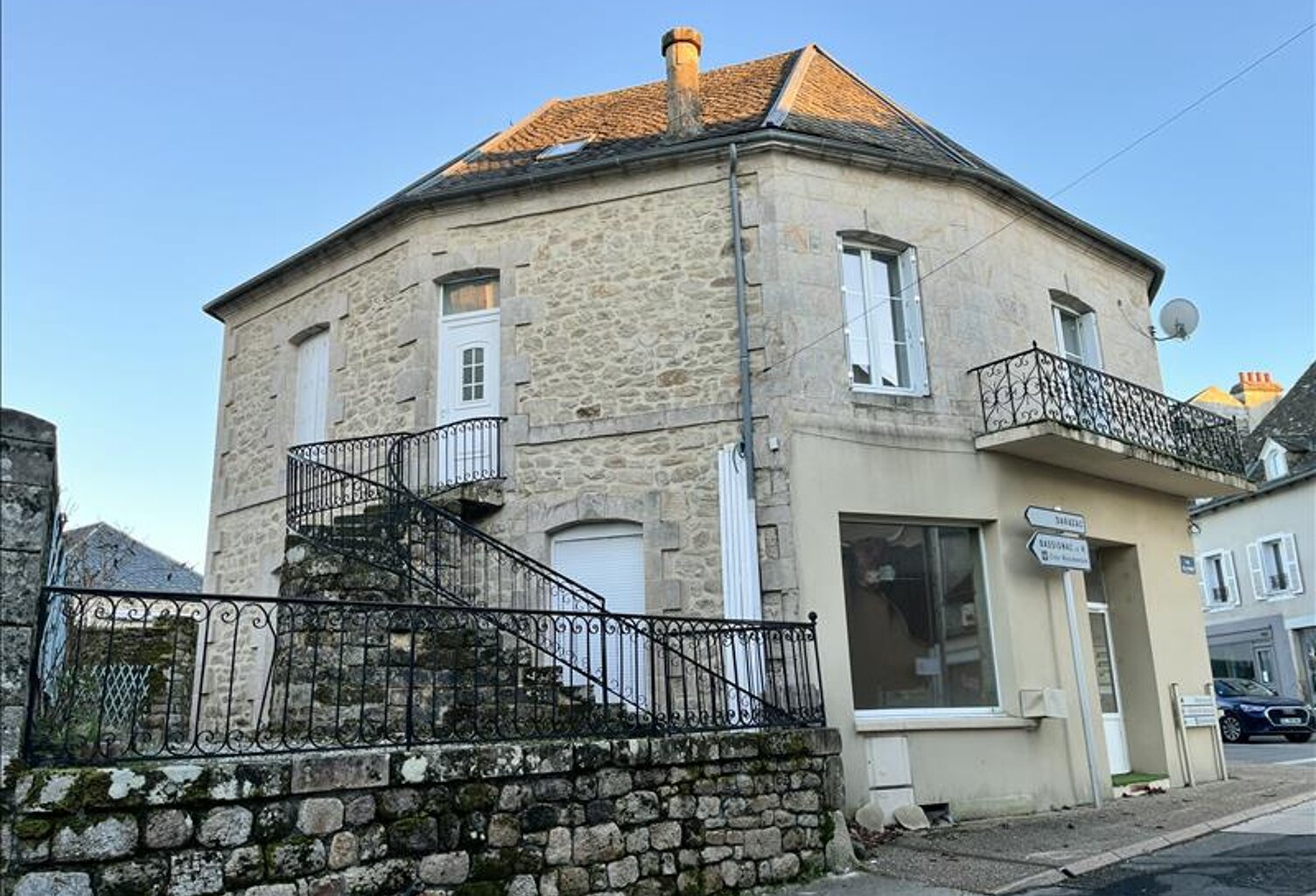 Vente immeuble   Saint-Privat (19220) — photo 1