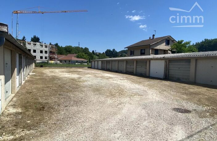 GARAGE/BOX ST JEAN DE BOURNAY — photo 2