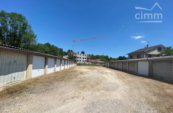 GARAGE/BOX ST JEAN DE BOURNAY — photo 3