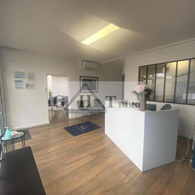 Commerce  2200 €