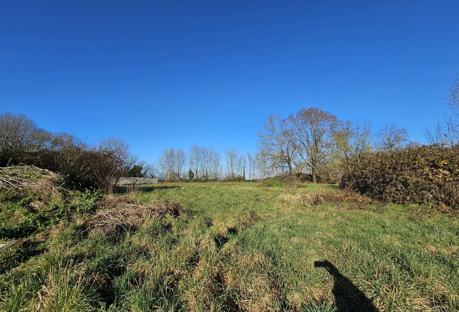 terrain constructible de 2266m² — photo 1