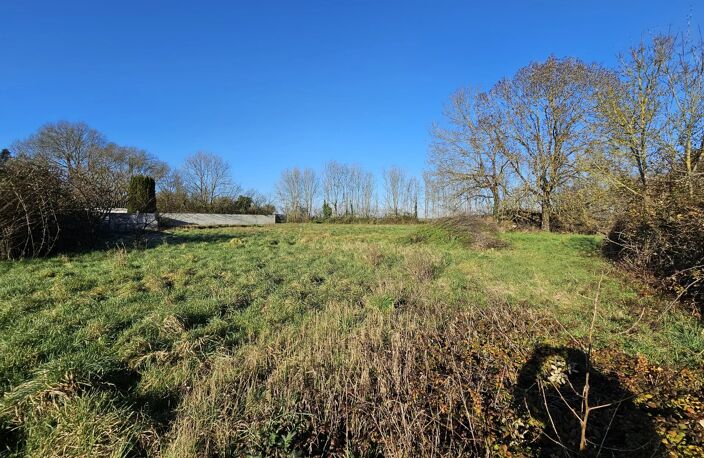 terrain constructible de 2266m² — photo 2