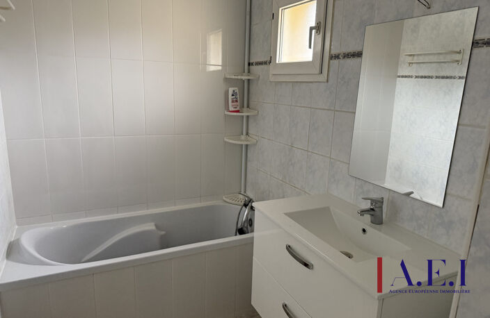 maison type 4 sur 330 m² de terrain — photo 4