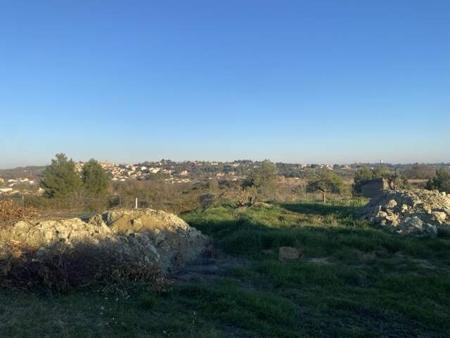 Terrain constructible — photo du bien