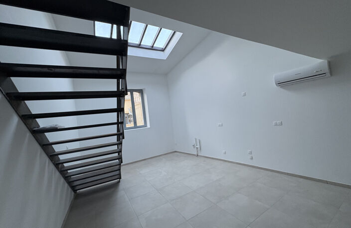 Grand appartement, entièrement rénové, à Suze la rousse — photo 2
