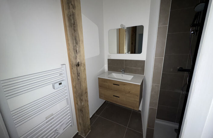 Grand appartement, entièrement rénové, à Suze la rousse — photo 3