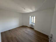 Appartement entièrement rénové à Suze la rousse — photo 2