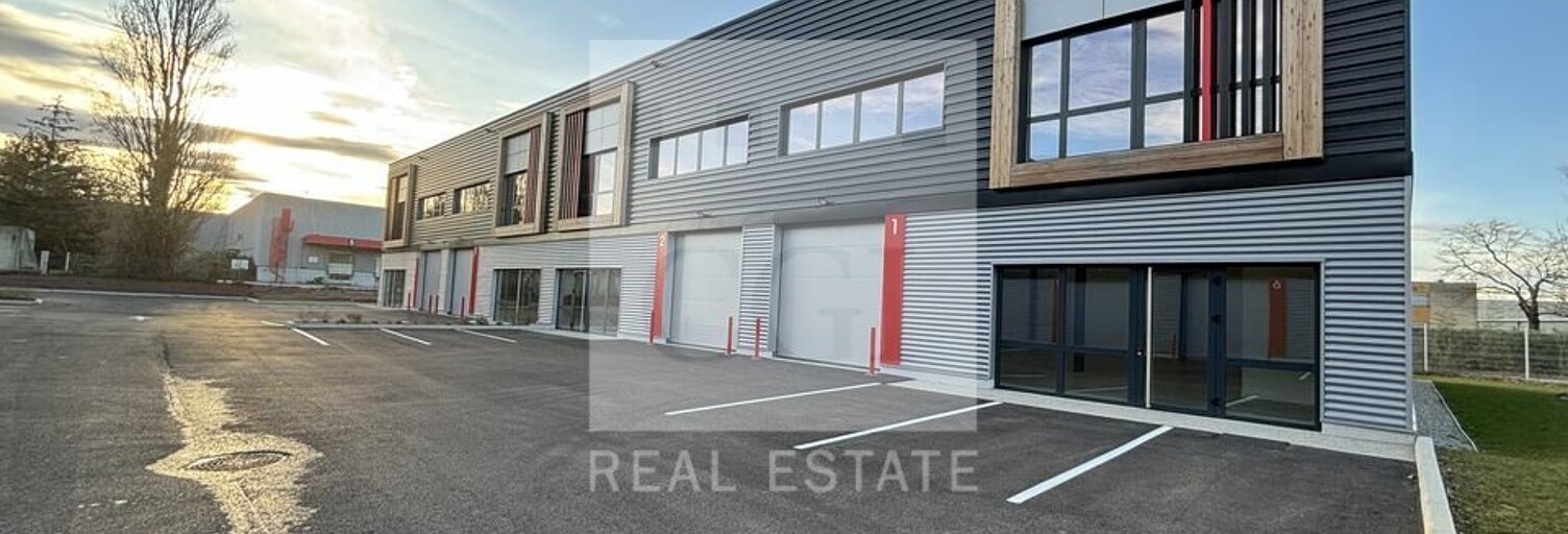 Commerce  1740 m² à louer à Saint-Quentin-Fallavier (38070)