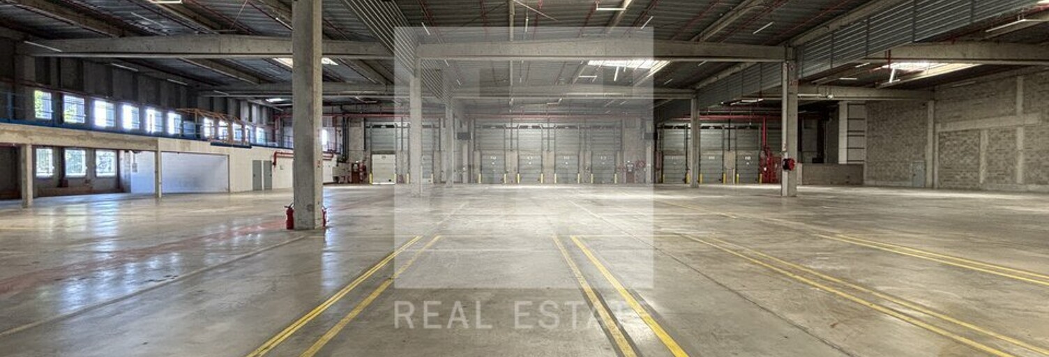 Commerce  3688 m² à louer à Vénissieux (69200)