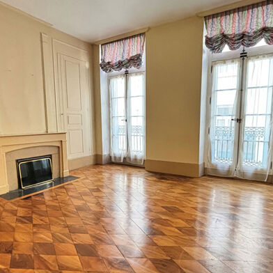 Appartement 6 pièces 315000 €