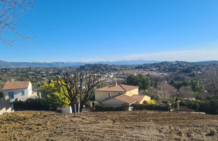 RARE A VALBONNE TERRAIN AVEC SUPERBE VUE DEGAGEE MONTAGNES — photo 2