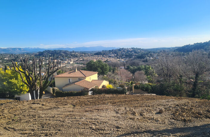 RARE A VALBONNE TERRAIN AVEC SUPERBE VUE DEGAGEE MONTAGNES — photo 3