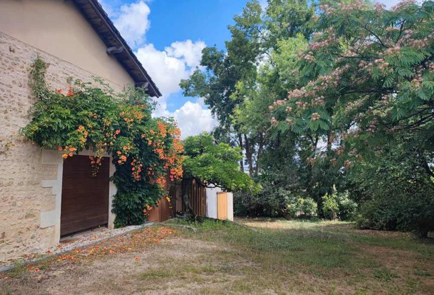 Maison en pierre de 6 pièces principales — photo 1