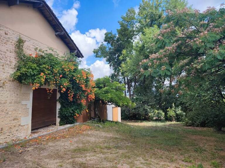Maison en pierre de 6 pièces principales — photo 1