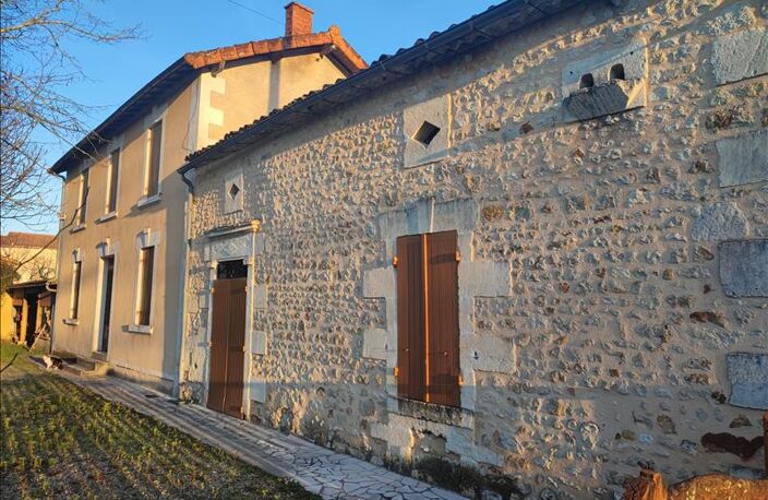 Maison en pierre de 6 pièces principales — photo 2