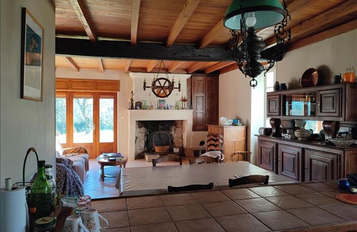 Maison en pierre de 6 pièces principales — photo 3