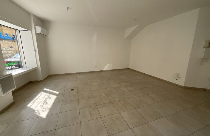 Local commercial — photo 4