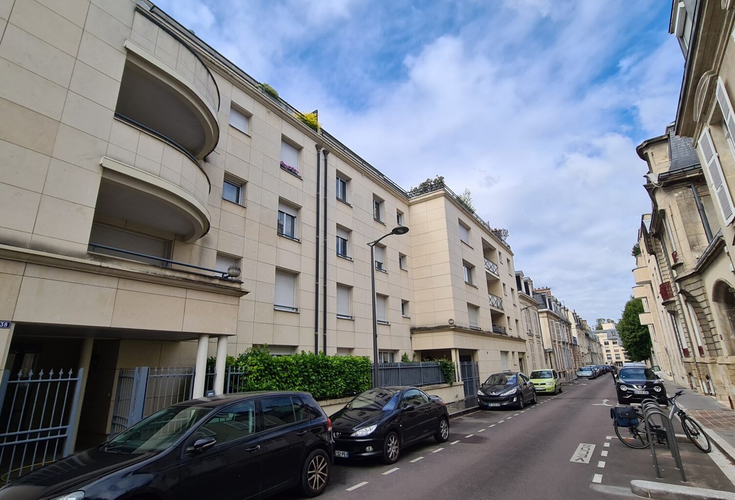 Beau type 1 meublé en résidence — photo 1