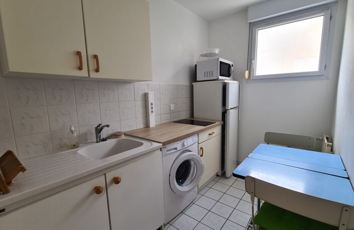 Beau type 1 meublé en résidence — photo 2