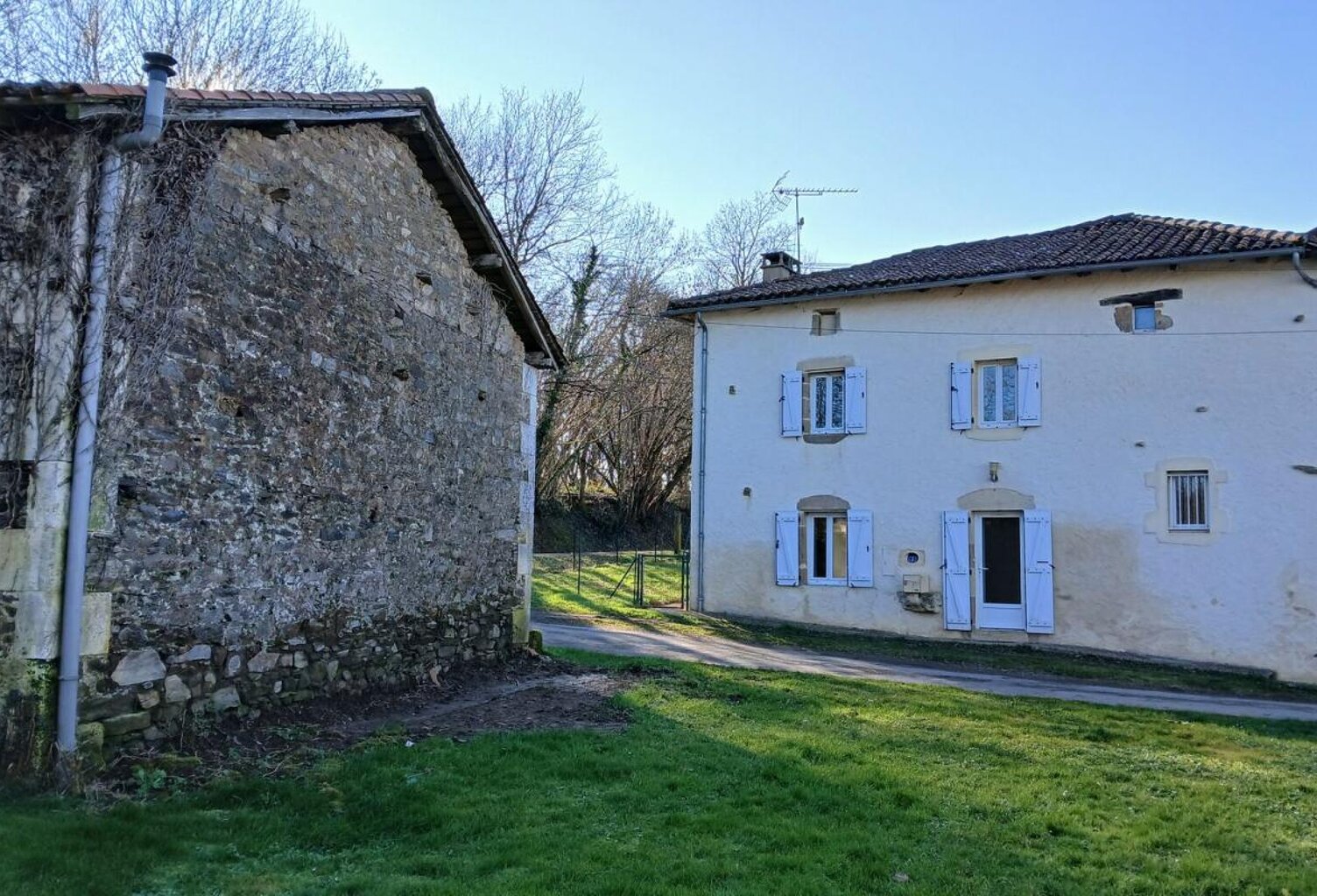 Au calme - fermette avec grange — photo 1