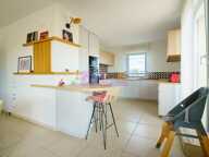 APPARTEMENT DE TYPE 5 + TERRASSE ET GARAGES — photo 4