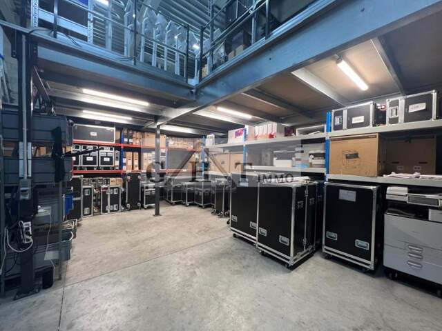 ENTREPOT 140 M² A LOUER VILLENEUVE LA GARENNE — photo du bien