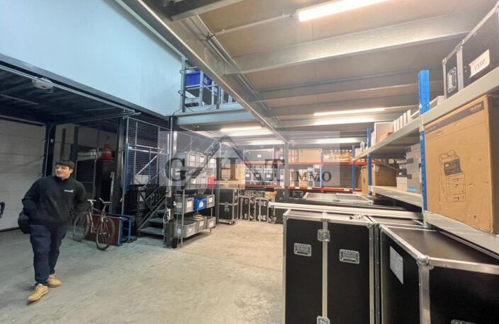 ENTREPOT 140 M² A LOUER VILLENEUVE LA GARENNE — photo 3