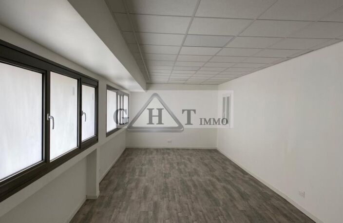 ENTREPOT 140 M² A LOUER VILLENEUVE LA GARENNE — photo 5