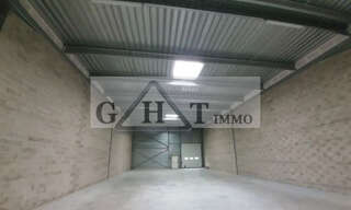 Local industriel  800 m² à louer à Montreuil (93100)