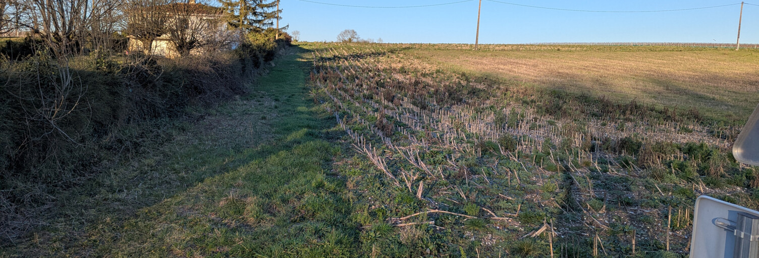 Terrain  1826 m² à vendre à Dompierre-sur-Charente (17610)
