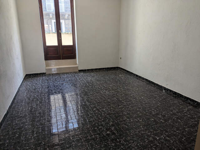 APPARTEMENT 70m2 À RÉNOVER — photo du bien