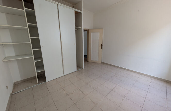 APPARTEMENT 70m2 À RÉNOVER — photo 3