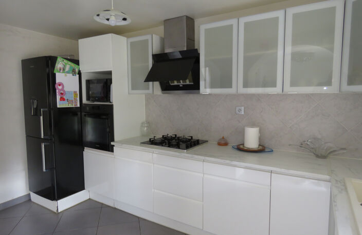 Immeuble à Nogent-sur-Vernisson — photo 2