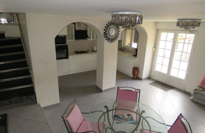 Immeuble à Nogent-sur-Vernisson — photo 3