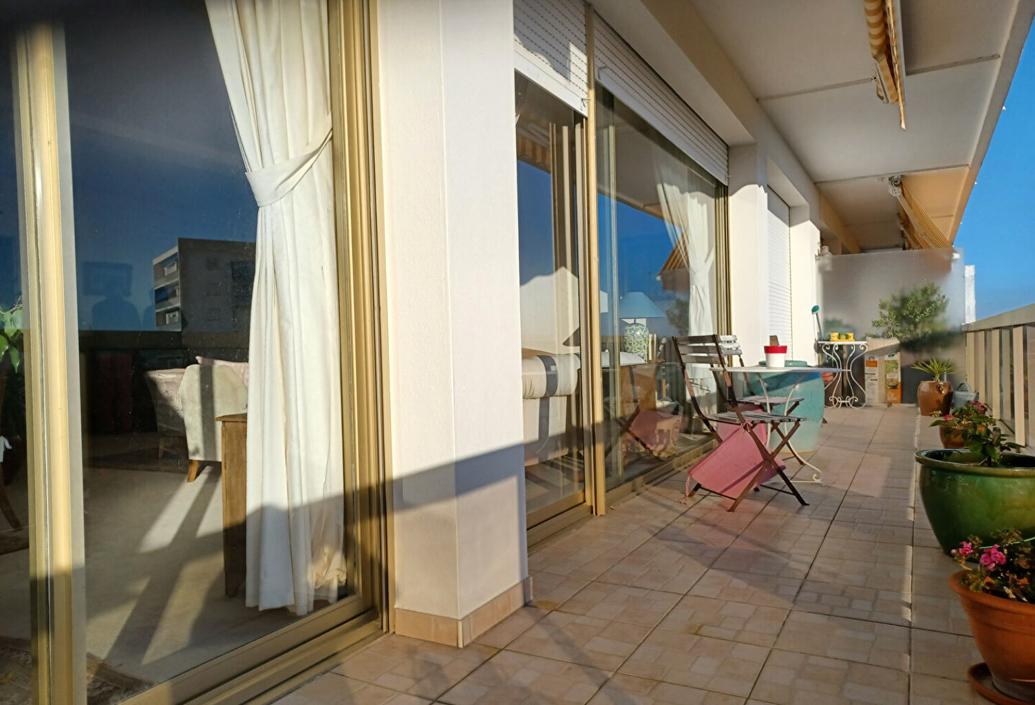 LA ROCHELLE BEL APPARTEMENT VUE MER  LE SURCOUF Résidence sécurisée  avec place de Parking — photo 1