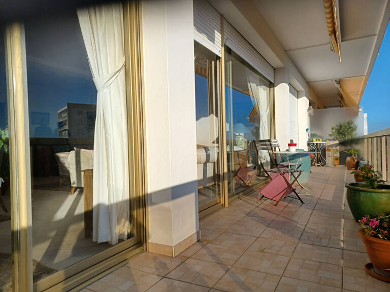 LA ROCHELLE BEL APPARTEMENT VUE MER  LE SURCOUF Résidence sécurisée  avec place de Parking — photo 1