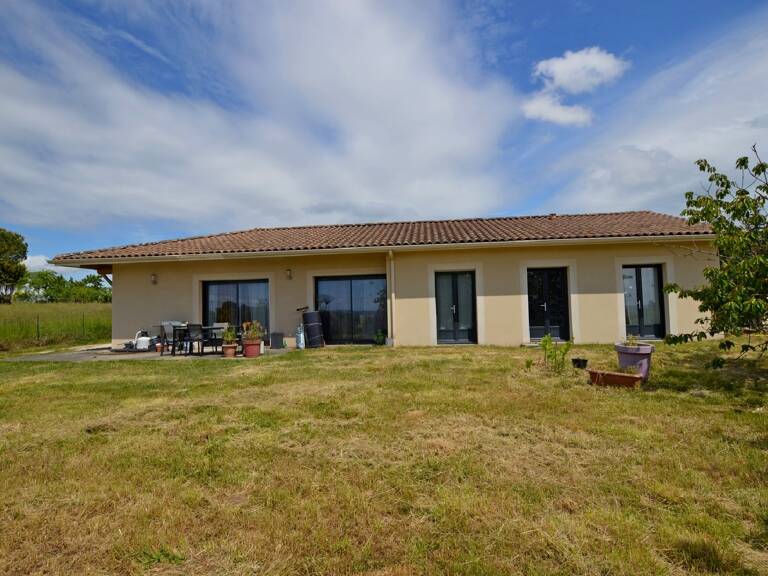 Maison contemporaine de plain-pied à Duras — photo 1