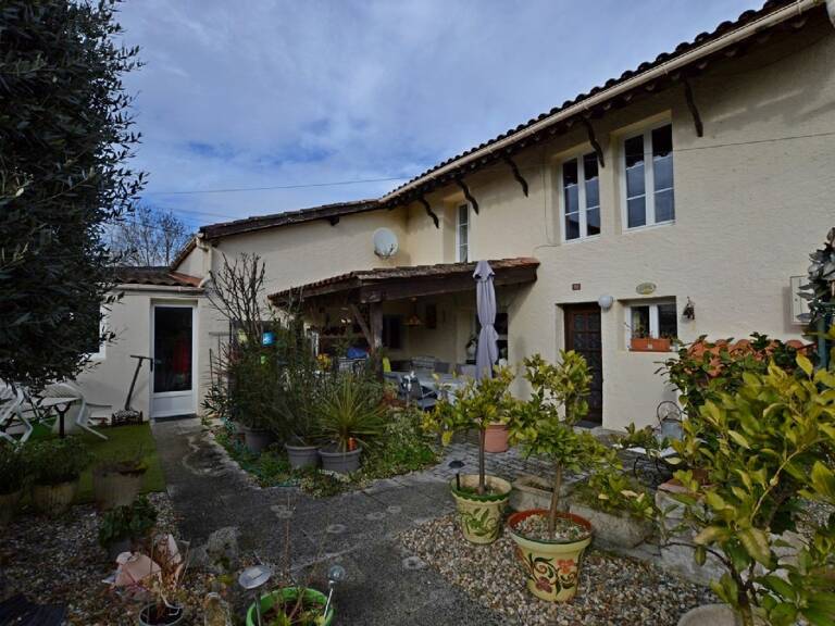 Charmante maison de village avec deux logements indépendants — photo 1